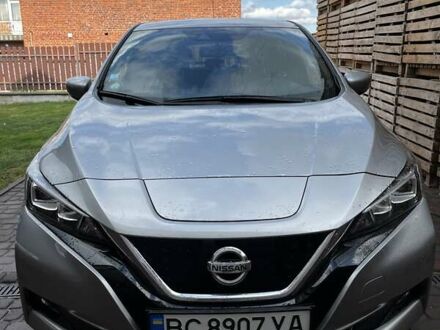 Серый Ниссан Лиф, объемом двигателя 0 л и пробегом 43 тыс. км за 16500 $, фото 1 на Automoto.ua