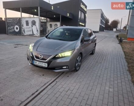 Сірий Ніссан Ліф, об'ємом двигуна 0 л та пробігом 121 тис. км за 13100 $, фото 1 на Automoto.ua