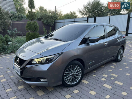 Серый Ниссан Лиф, объемом двигателя 0 л и пробегом 37 тыс. км за 15500 $, фото 1 на Automoto.ua