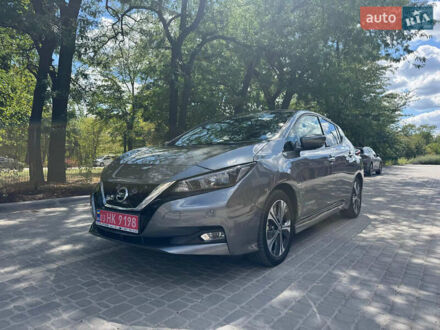 Сірий Ніссан Ліф, об'ємом двигуна 0 л та пробігом 57 тис. км за 13600 $, фото 1 на Automoto.ua