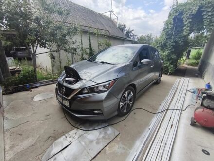 Сірий Ніссан Ліф, об'ємом двигуна 0 л та пробігом 130 тис. км за 14000 $, фото 1 на Automoto.ua