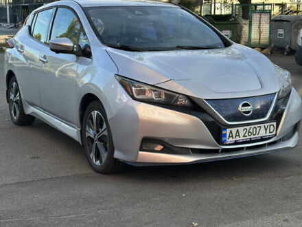 Сірий Ніссан Ліф, об'ємом двигуна 0 л та пробігом 180 тис. км за 11900 $, фото 1 на Automoto.ua