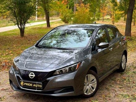 Серый Ниссан Лиф, объемом двигателя 0 л и пробегом 200 тыс. км за 16000 $, фото 1 на Automoto.ua