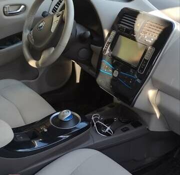 Синий Ниссан Лиф, объемом двигателя 0 л и пробегом 82 тыс. км за 4800 $, фото 1 на Automoto.ua