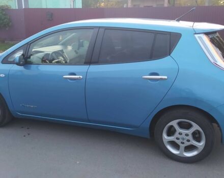 Ниссан Лиф 2011 в Млынове на Automoto.ua Синий Ниссан Лиф, объемом двигателя 1.6 л и пробегом 100 тыс. км за 3900 $, фото 6 на Automoto.ua