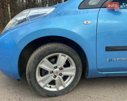 Синий Ниссан Лиф, объемом двигателя 0 л и пробегом 97 тыс. км за 4400 $, фото 12 на Automoto.ua