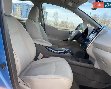 Синий Ниссан Лиф, объемом двигателя 0 л и пробегом 120 тыс. км за 5000 $, фото 15 на Automoto.ua