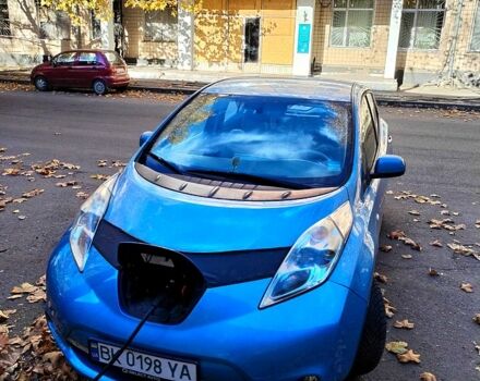 Синий Ниссан Лиф, объемом двигателя 0 л и пробегом 110 тыс. км за 5500 $, фото 7 на Automoto.ua