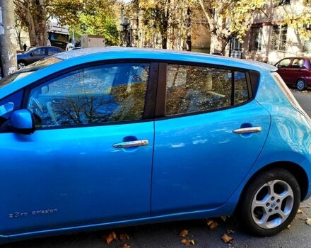 Синий Ниссан Лиф, объемом двигателя 0 л и пробегом 110 тыс. км за 5500 $, фото 8 на Automoto.ua