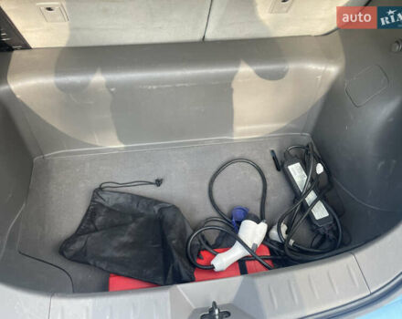 Синий Ниссан Лиф, объемом двигателя 0 л и пробегом 196 тыс. км за 4555 $, фото 50 на Automoto.ua