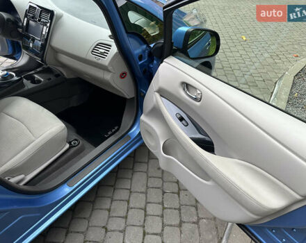 Синій Ніссан Ліф, об'ємом двигуна 0 л та пробігом 63 тис. км за 5500 $, фото 31 на Automoto.ua
