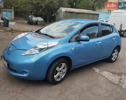 Синий Ниссан Лиф, объемом двигателя 0 л и пробегом 118 тыс. км за 6000 $, фото 2 на Automoto.ua