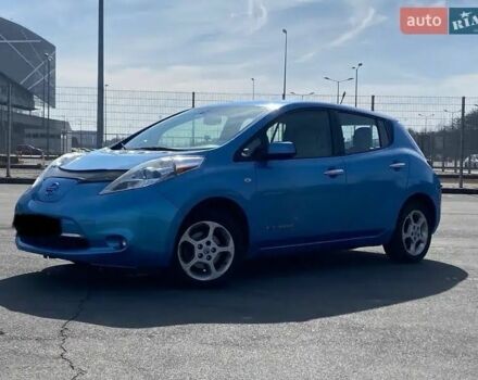 Синий Ниссан Лиф, объемом двигателя 0 л и пробегом 120 тыс. км за 5000 $, фото 1 на Automoto.ua