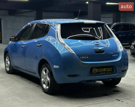 Ниссан Лиф 2013 в Черновцах на Automoto.ua Синий Ниссан Лиф, объемом двигателя 0 л и пробегом 130 тыс. км за 6000 $, фото 3 на Automoto.ua