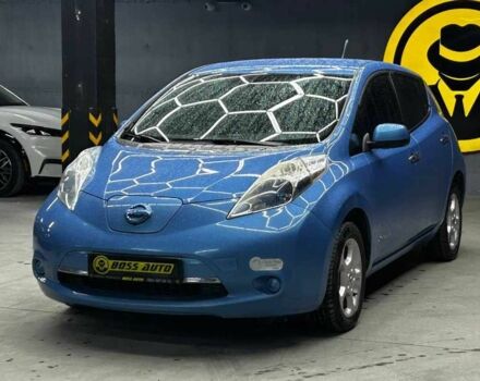 Ніссан Ліф 2013 у Чернівцях на Automoto.ua Синій Ніссан Ліф, об'ємом двигуна 0 л та пробігом 130 тис. км за 6000 $, фото 2 на Automoto.ua