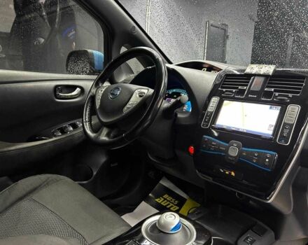 Ніссан Ліф 2013 у Чернівцях на Automoto.ua Синій Ніссан Ліф, об'ємом двигуна 0 л та пробігом 130 тис. км за 6000 $, фото 8 на Automoto.ua