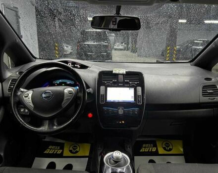 Ніссан Ліф 2013 у Чернівцях на Automoto.ua Синій Ніссан Ліф, об'ємом двигуна 0 л та пробігом 130 тис. км за 6000 $, фото 14 на Automoto.ua