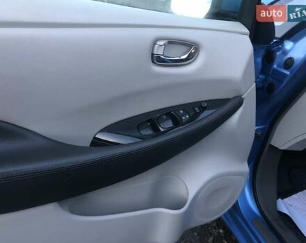 Синий Ниссан Лиф, объемом двигателя 0 л и пробегом 73 тыс. км за 4500 $, фото 3 на Automoto.ua