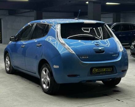 Ніссан Ліф 2013 у Чернівцях на Automoto.ua Синій Ніссан Ліф, об'ємом двигуна 0 л та пробігом 130 тис. км за 6000 $, фото 3 на Automoto.ua
