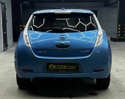 Ніссан Ліф 2013 у Чернівцях на Automoto.ua Синій Ніссан Ліф, об'ємом двигуна 0 л та пробігом 130 тис. км за 6000 $, фото 4 на Automoto.ua