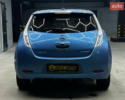 Ниссан Лиф 2013 в Черновцах на Automoto.ua Синий Ниссан Лиф, объемом двигателя 0 л и пробегом 130 тыс. км за 6000 $, фото 4 на Automoto.ua