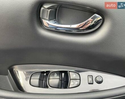 Ниссан Лиф 2013 в Виннице на Automoto.ua Синий Ниссан Лиф, объемом двигателя 0 л и пробегом 163 тыс. км за 7000 $, фото 3 на Automoto.ua