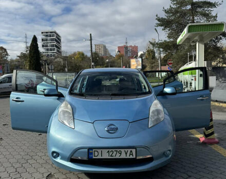 Синий Ниссан Лиф, объемом двигателя 0 л и пробегом 105 тыс. км за 10000 $, фото 3 на Automoto.ua