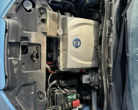 Синий Ниссан Лиф, объемом двигателя 0 л и пробегом 105 тыс. км за 10000 $, фото 29 на Automoto.ua