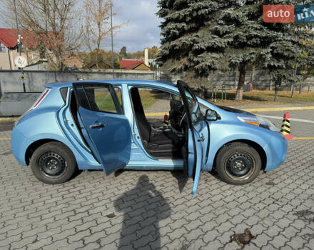 Синий Ниссан Лиф, объемом двигателя 0 л и пробегом 105 тыс. км за 10000 $, фото 5 на Automoto.ua