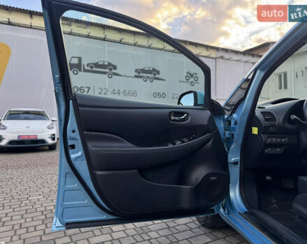 Синий Ниссан Лиф, объемом двигателя 0 л и пробегом 94 тыс. км за 9300 $, фото 16 на Automoto.ua