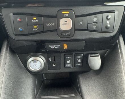 Синій Ніссан Ліф, об'ємом двигуна 0 л та пробігом 125 тис. км за 12200 $, фото 7 на Automoto.ua