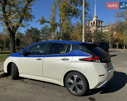 Синий Ниссан Лиф, объемом двигателя 0 л и пробегом 164 тыс. км за 13200 $, фото 5 на Automoto.ua