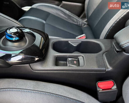 Синий Ниссан Лиф, объемом двигателя 0 л и пробегом 76 тыс. км за 16100 $, фото 34 на Automoto.ua