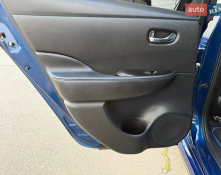 Синий Ниссан Лиф, объемом двигателя 0 л и пробегом 76 тыс. км за 16100 $, фото 30 на Automoto.ua
