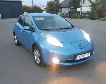 Ниссан Лиф 2011 в Млынове на Automoto.ua Синий Ниссан Лиф, объемом двигателя 1.6 л и пробегом 100 тыс. км за 3900 $, фото 1 на Automoto.ua