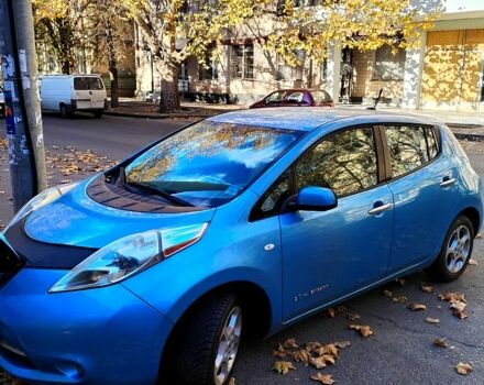 Ніссан Ліф 2012 у Одесі на Automoto.ua Синій Ніссан Ліф, об'ємом двигуна 0 л та пробігом 110 тис. км за 5500 $, фото 1 на Automoto.ua