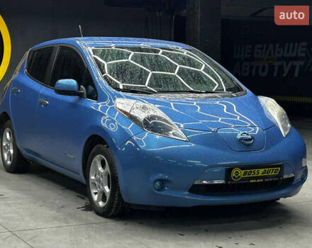 Синий Ниссан Лиф, объемом двигателя 0 л и пробегом 130 тыс. км за 6000 $, фото 1 на Automoto.ua