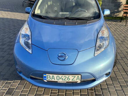 Ніссан Ліф 2014 у Кропивницькому (Кіровограді) на Automoto.ua Синій Ніссан Ліф, об'ємом двигуна 0 л та пробігом 106 тис. км за 7500 $, фото 1 на Automoto.ua