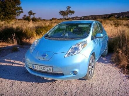Ниссан Лиф 2015 в Ивано-Франковске на Automoto.ua Синий Ниссан Лиф, объемом двигателя 0 л и пробегом 94 тыс. км за 7300 $, фото 1 на Automoto.ua