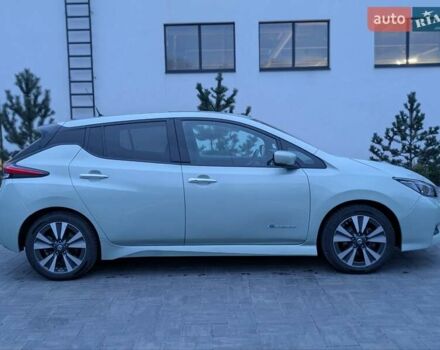 Зеленый Ниссан Лиф, объемом двигателя 0 л и пробегом 81 тыс. км за 11250 $, фото 7 на Automoto.ua