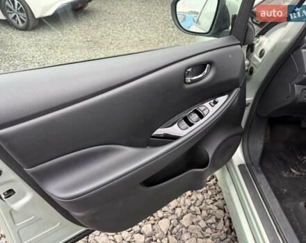 Зеленый Ниссан Лиф, объемом двигателя 0 л и пробегом 129 тыс. км за 11200 $, фото 17 на Automoto.ua