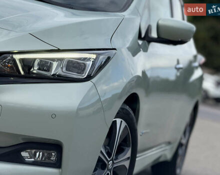 Зеленый Ниссан Лиф, объемом двигателя 0 л и пробегом 83 тыс. км за 12550 $, фото 4 на Automoto.ua