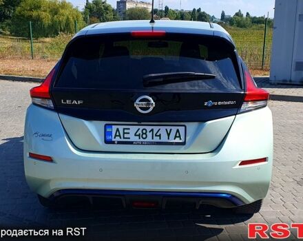 Зеленый Ниссан Лиф, объемом двигателя 0 л и пробегом 200 тыс. км за 12000 $, фото 2 на Automoto.ua