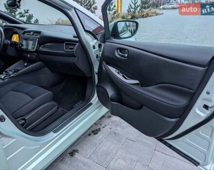 Зеленый Ниссан Лиф, объемом двигателя 0 л и пробегом 81 тыс. км за 11250 $, фото 47 на Automoto.ua