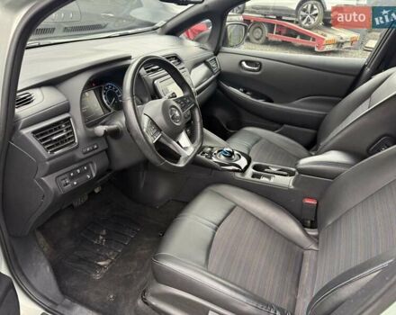 Зеленый Ниссан Лиф, объемом двигателя 0 л и пробегом 129 тыс. км за 11200 $, фото 16 на Automoto.ua