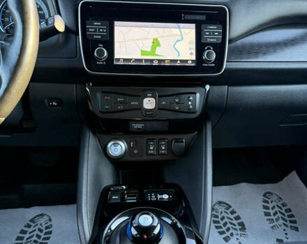 Зеленый Ниссан Лиф, объемом двигателя 0 л и пробегом 149 тыс. км за 11399 $, фото 18 на Automoto.ua