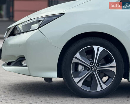 Зеленый Ниссан Лиф, объемом двигателя 0 л и пробегом 83 тыс. км за 12550 $, фото 8 на Automoto.ua