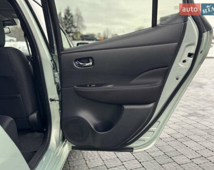 Зеленый Ниссан Лиф, объемом двигателя 0 л и пробегом 99 тыс. км за 11990 $, фото 29 на Automoto.ua