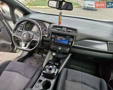 Зеленый Ниссан Лиф, объемом двигателя 0 л и пробегом 70 тыс. км за 13899 $, фото 15 на Automoto.ua