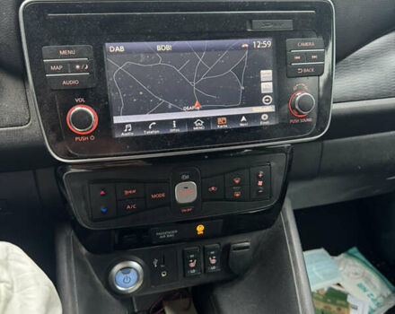 Зелений Ніссан Ліф, об'ємом двигуна 0 л та пробігом 156 тис. км за 6899 $, фото 13 на Automoto.ua